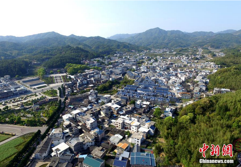 空中鸟瞰福建上杭县古田“红色小镇”
