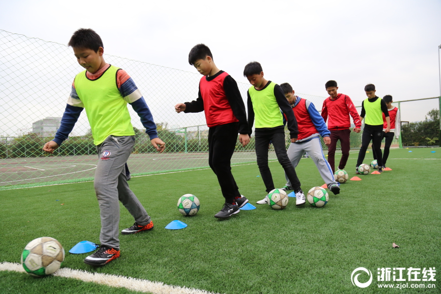孩子中学学足球有用吗,孩子中学学足球有用吗知乎