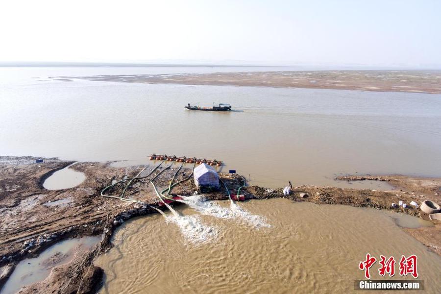 鄱阳湖枯水期大面积河床裸露