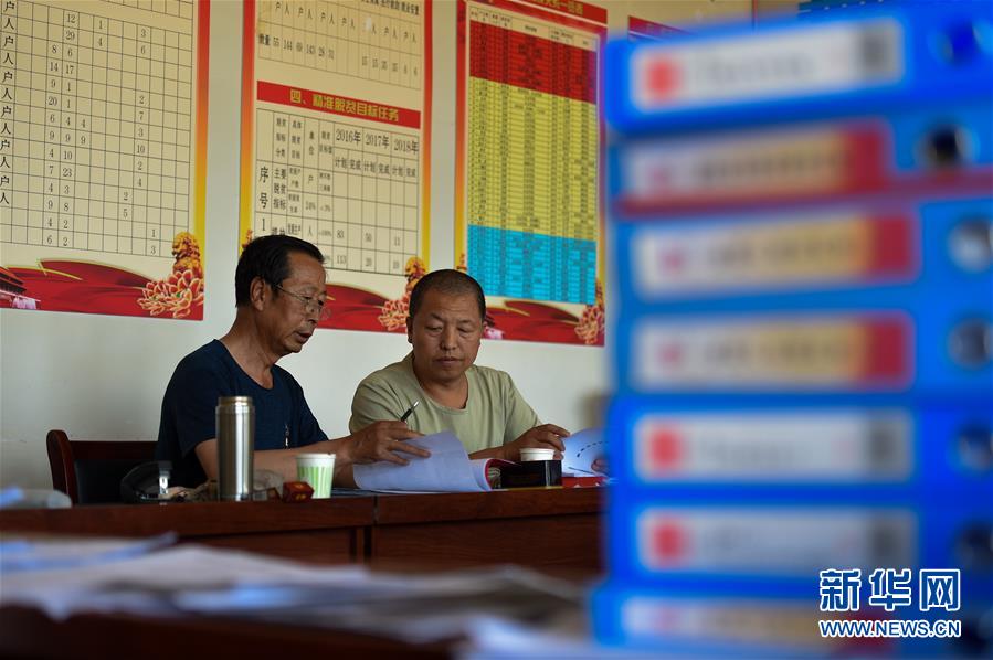 内蒙古乌兰察布：驻村书记吕远成
