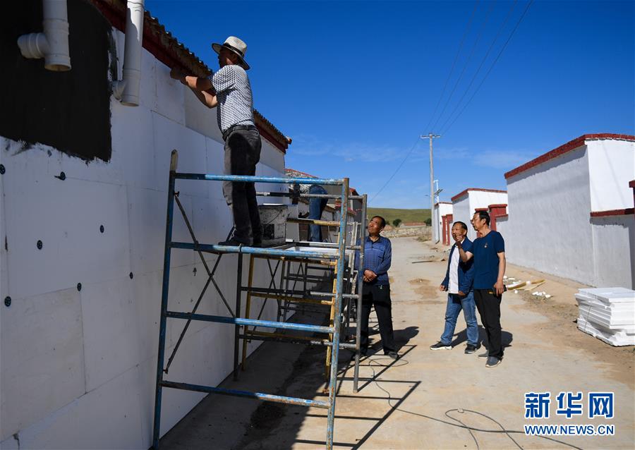 内蒙古乌兰察布：驻村书记吕远成