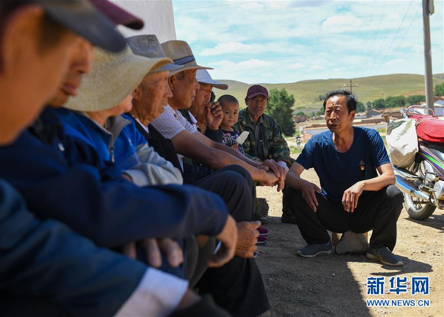 内蒙古乌兰察布：驻村书记吕远成