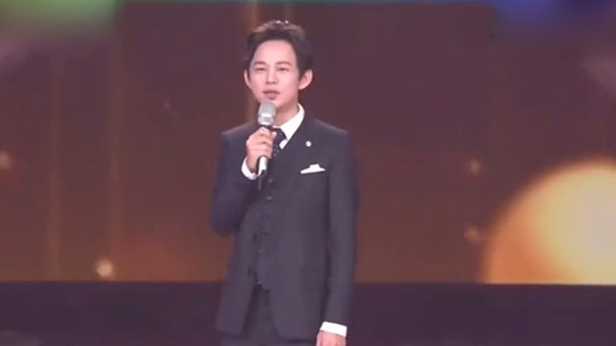 复合了?胡歌薛佳凝被曝七夕夜聚餐 小票被拍