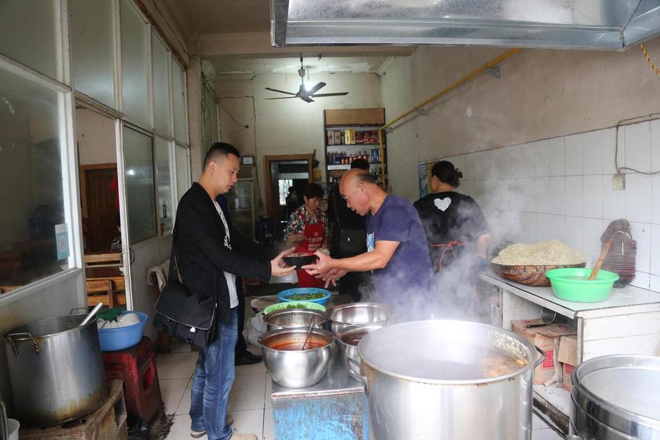 牛杂店图片_牛杂店收入(3)