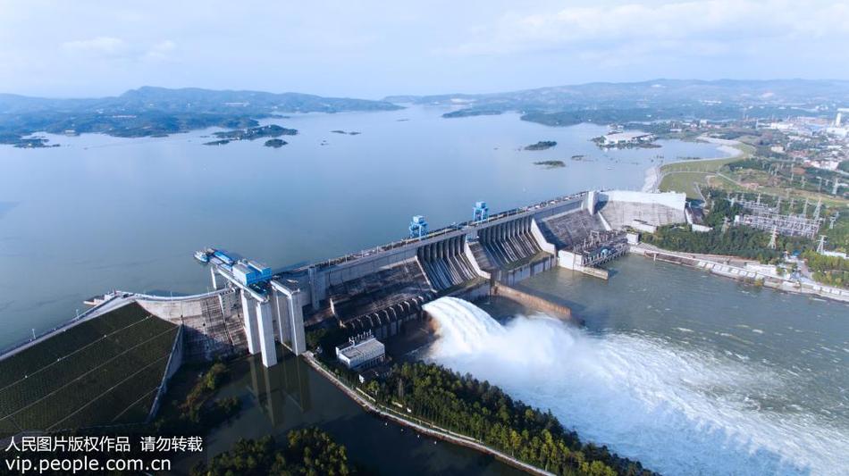 丹江口水库秋汛泄洪95.7亿立方米_高清图集_新浪网