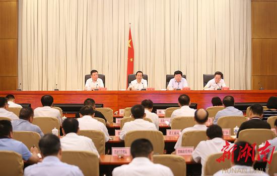7月27日上午，全国安全生产电视电话会议结束后，湖南省政府立即召开全省安全生产电视电话会议。