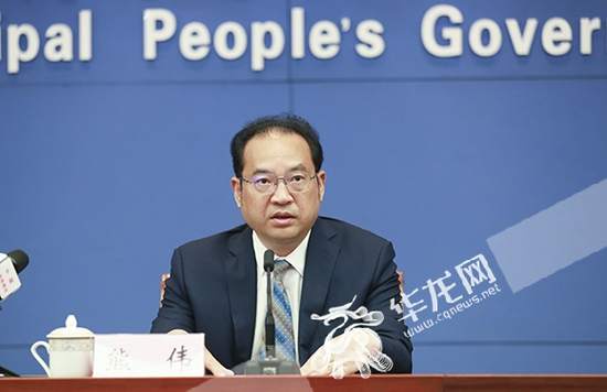 江津区人民政府副区长熊伟。华龙网-新重庆客户端 李文科 葛彧 摄