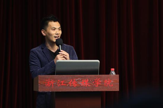 (毛启超·《启示录》导演)