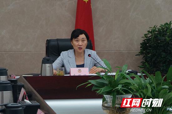 6月11日上午，十二届湖南省政协召开第五次主席会议，李微微出席。