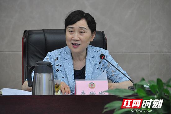 7月2日，湖南省政协主席李微微主持召开政协湖南省第十二届委员会第六次主席会议。