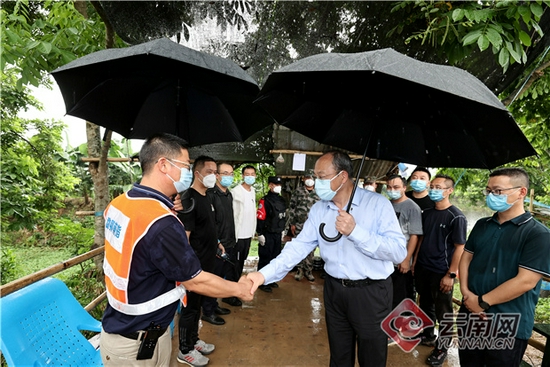 瑞丽新增“15+2”,最小仅3岁!云南省委书记冒雨检查,要求“镇守边关、视死如归”!