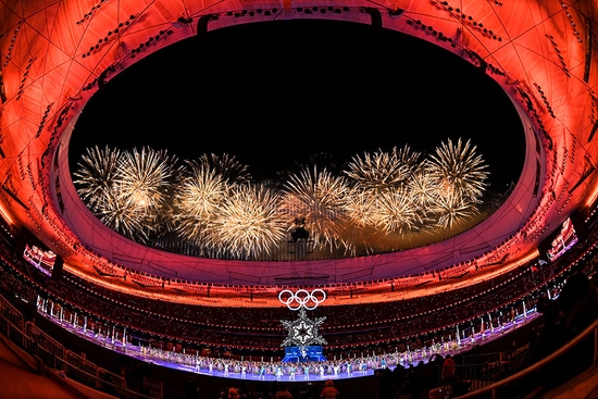 2022年2月20日晚,北京第二十四届冬季奥林匹克运动会闭幕式在国家体育场举行。这是焰火表演。