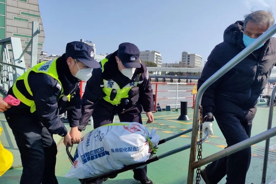 零下53℃ ！见证历史！鸡蛋、马路、机舱门，速冻一切！