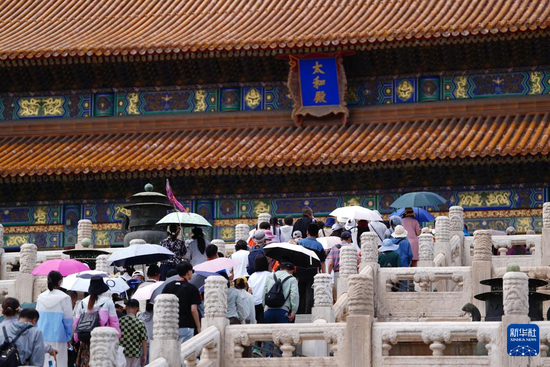 7月8日，游客在故宫参观。