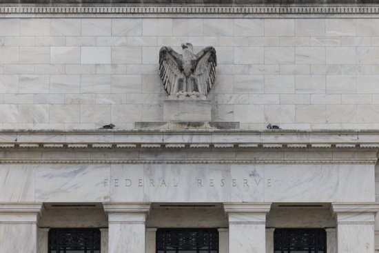 這是位於美國首都華盛頓的美聯儲大樓外景資料照片（2024年12月26日攝）。新華社發（亞倫攝）