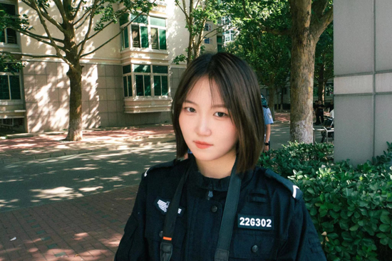  △杨清荷大学时照片