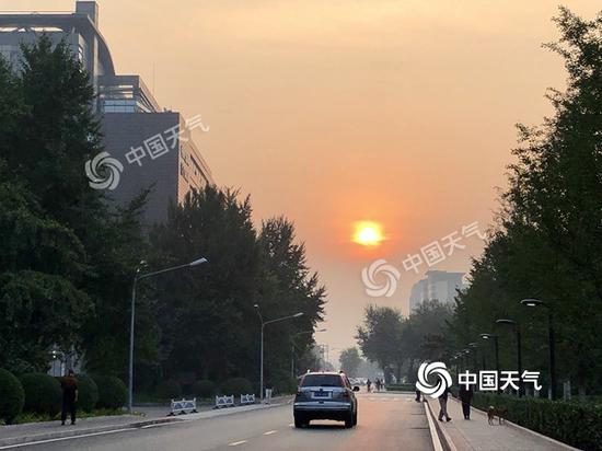 今晨,北京天气晴好。(图/王晓)今晨,北京天气晴好。(图/王晓)