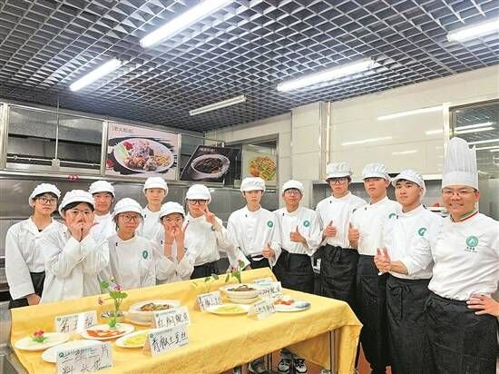  学生期末实操考试作品展示 受访者供图