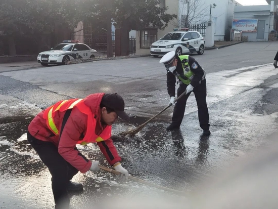 零下53℃ ！见证历史！鸡蛋、马路、机舱门，速冻一切！