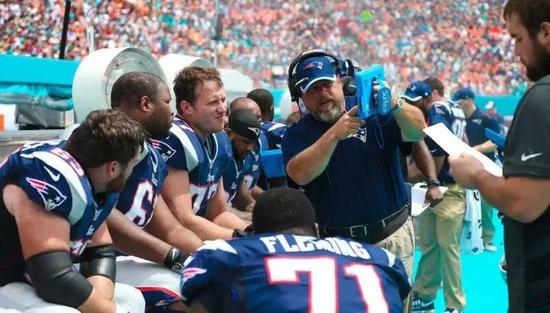 NFL 电视转播中出现的 Surface