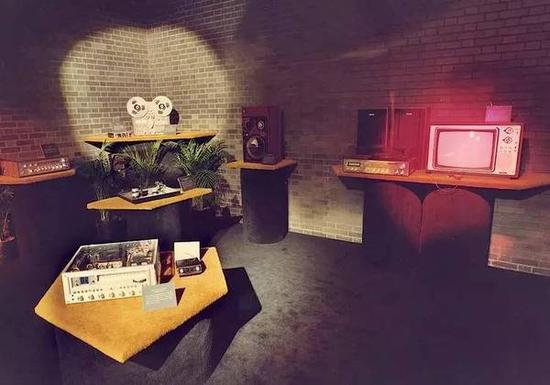 1971 年的 CES。图片来自:TheVerge