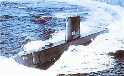 美国海军的“鹦鹉螺号”也是世界上第一艘攻击型核潜艇。