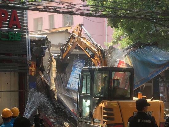 西城区广外街道计划在一周左右对逾1.2万平方米的违法建设进行拆除。