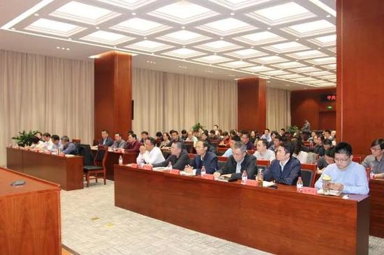 全市网信系统150余人参加会议。