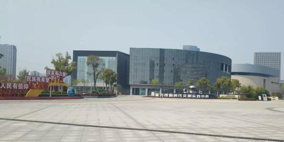 兴和人口_不高兴和没头脑图片