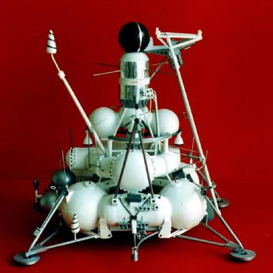 Luna 24无人探测器 | 图片来源：phys.org