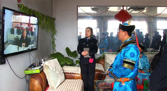 电视终端以4K智能机顶盒为载体,将公共法律服务送入群众家中。(资料图)