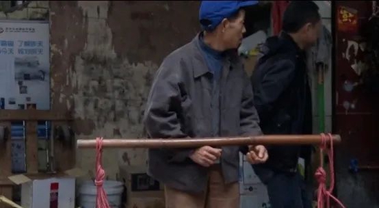 同情完又砸他饭碗,太讽刺了休闲区蓝鸢梦想 - Www.slyday.coM 同情完又砸他饭碗,太讽刺了休闲区蓝鸢梦想 - Www.slyday.coM