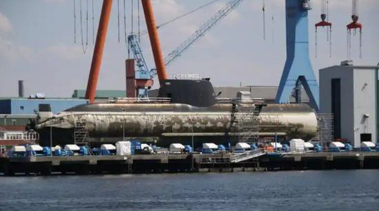 印度第二批常規潛艇採購計劃可能選擇德國的214型潛艇。