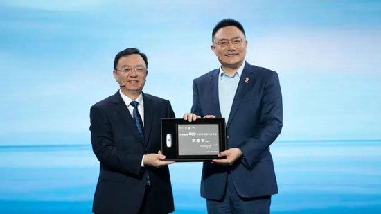 第500万辆新能源车下线，王传福哽咽回顾比亚迪造车20年