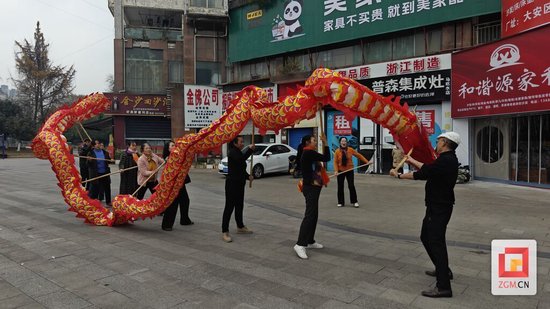 收官！这条“龙”在自流井多个镇街巡游培训