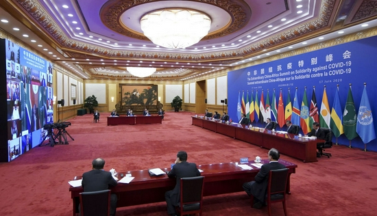 2020年6月17日,习近平在北京主持中非团结抗疫特别峰会并发表题为《团结抗疫 共克时艰》的主旨讲话。新华社记者 丁海涛 摄