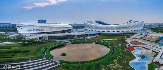 青岛市民健身中心体育场。图/视觉中国