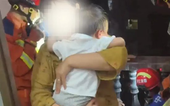  女童身体并无外伤。图源：金华消防