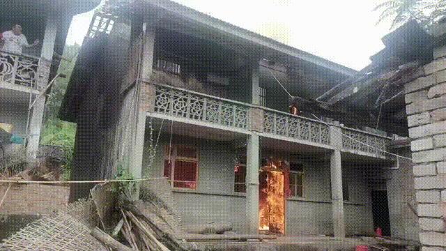 火灾现场,村民供图