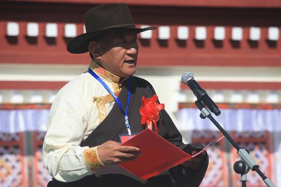波密县委副书记、县长边巴致辞
