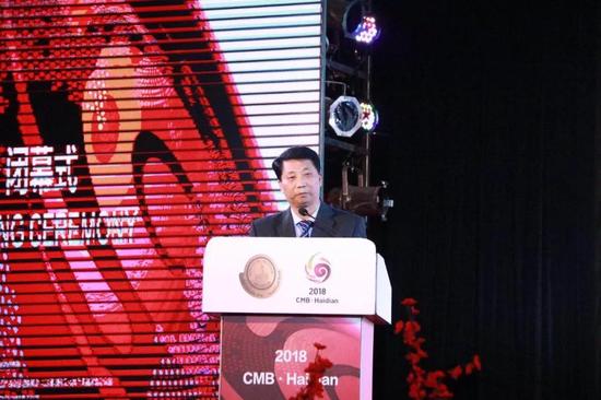 中国酒业协会常务副理事长王琦上台讲话