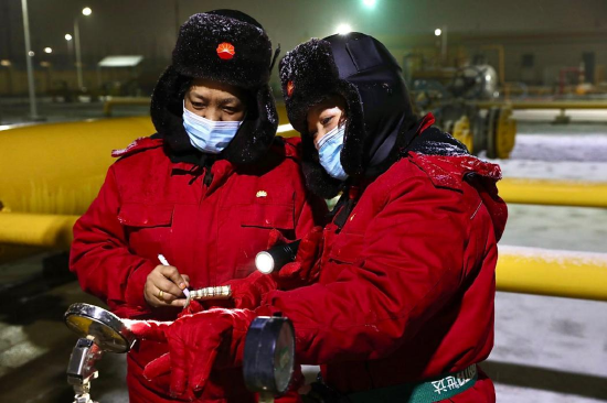 中國石油新疆油田公司油氣儲運公司員工堅守油氣戰線