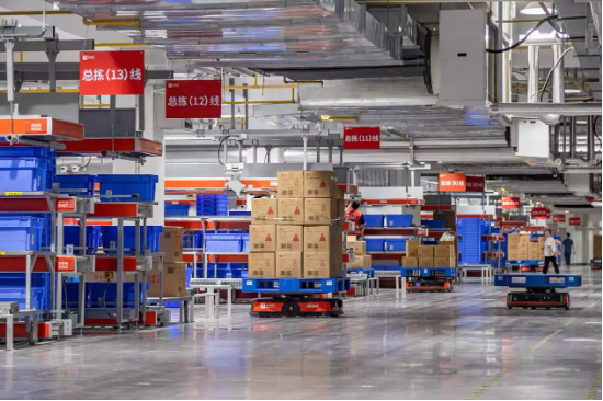 央视大型纪录片《智造中国》聚焦良品铺子：看一袋小零食背后的智慧供应链