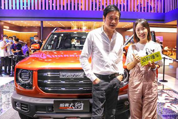 TVB三届视帝罗嘉良跨界评哈弗大狗 车评人内味儿够足