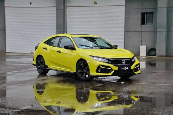 10万元选轿车还是SUV？两台都超拉风，到底怎么选？