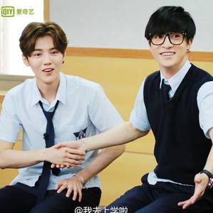 【爆笑来袭!鹿晗薛之谦秒变医生与产妇[笑c. 来