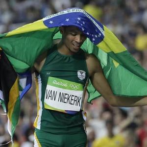 男子田径400米:范尼凯克打破世界纪录夺冠