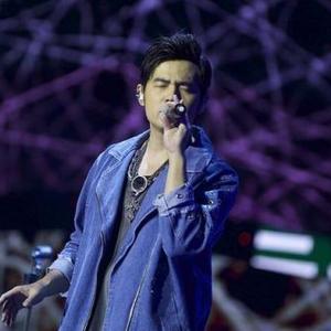 【周杰伦携低调组合亮相中国新歌声澳门演唱.