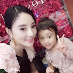 【贾乃亮李小璐花式晒娃 甜馨又变漂亮啦】. 来