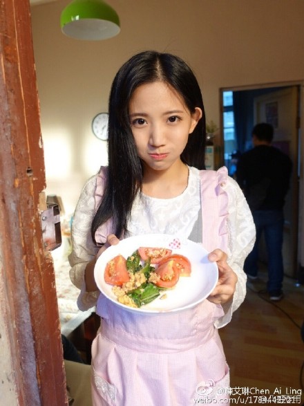 台湾女艺人陈艾琳两年前在facebook上发表TD言论